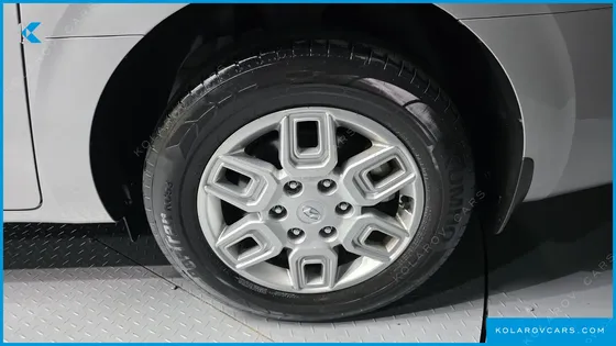 HYUNDAI STARIA L3.5 CARGO 5-SEATER