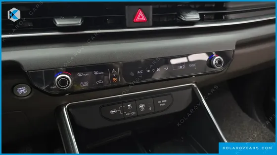 KIA CARNIVAL DIESEL 9-SEATER NOBLESSE