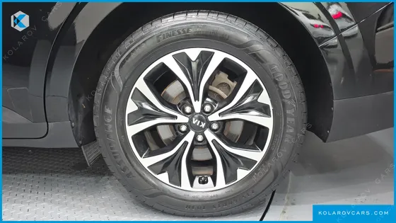 KIA CARNIVAL DIESEL 9-SEATER PRESTIGE