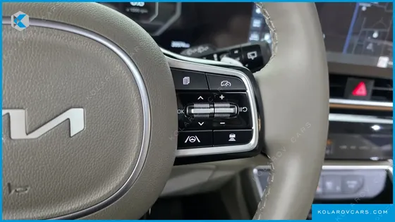 KIA CARNIVAL DIESEL 7-SEATER SIGNATURE
