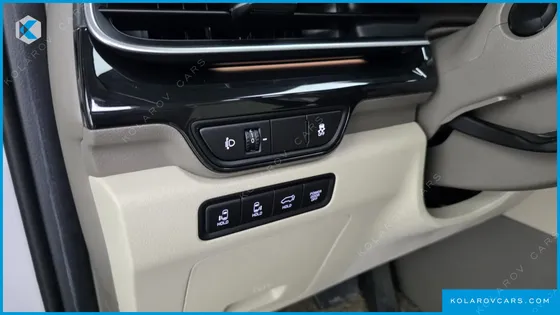 KIA CARNIVAL DIESEL 7-SEATER SIGNATURE