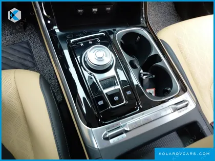 KIA CARNIVAL DIESEL 9-SEATER NOBLESSE