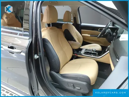 KIA CARNIVAL DIESEL 9-SEATER NOBLESSE
