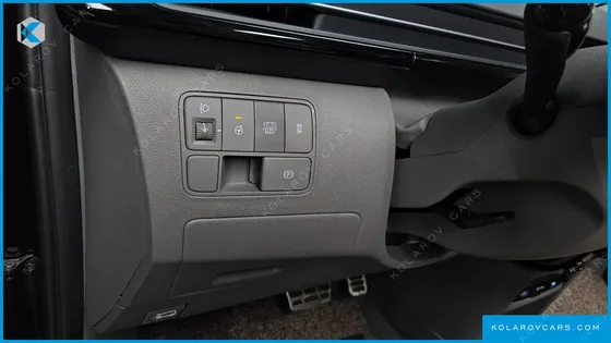 HYUNDAI STARIA HEV 1.6 LOUNGE 7-SEATER