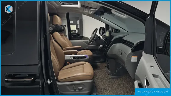 HYUNDAI STARIA HEV 1.6 LOUNGE 7-SEATER