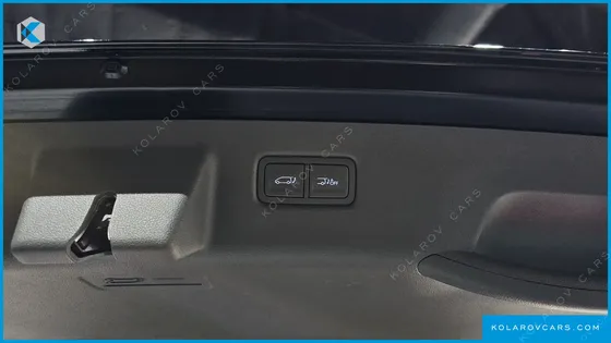 HYUNDAI STARIA HEV 1.6 LOUNGE 7-SEATER