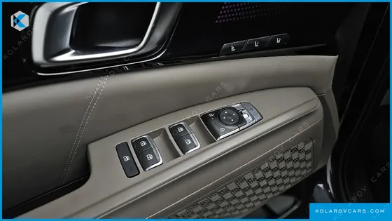 KIA CARNIVAL DIESEL 9-SEATER SIGNATURE