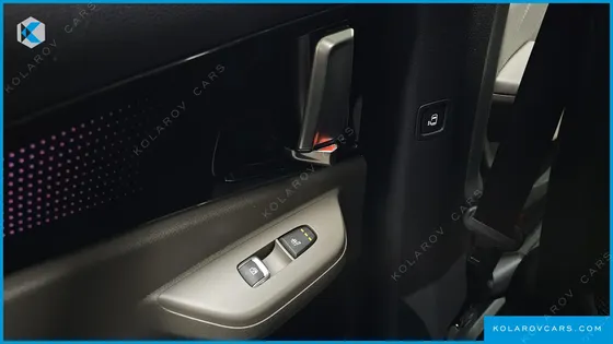 KIA CARNIVAL DIESEL 9-SEATER SIGNATURE