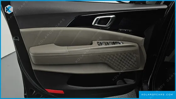 KIA CARNIVAL DIESEL 9-SEATER SIGNATURE