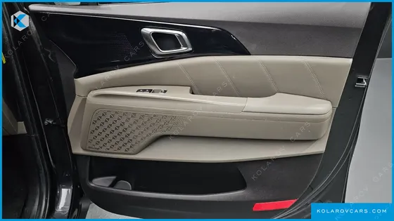 KIA CARNIVAL DIESEL 9-SEATER SIGNATURE