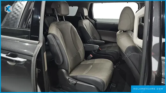 KIA CARNIVAL DIESEL 9-SEATER SIGNATURE