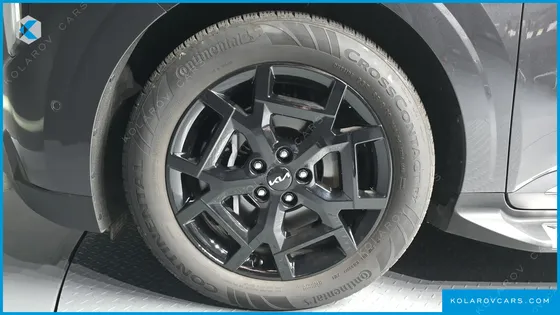 KIA CARNIVAL GASOLINE 9-SEATER GRAVITY