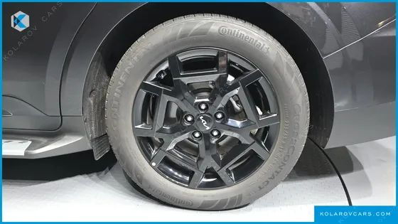 KIA CARNIVAL GASOLINE 9-SEATER GRAVITY