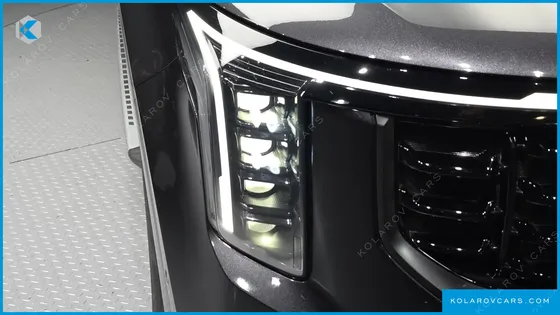 KIA CARNIVAL GASOLINE 9-SEATER GRAVITY
