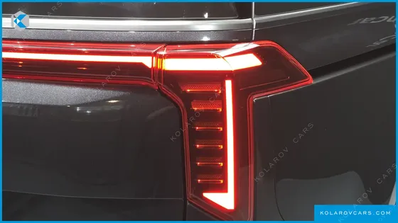 KIA CARNIVAL GASOLINE 9-SEATER GRAVITY