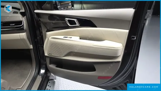KIA CARNIVAL GASOLINE 9-SEATER GRAVITY