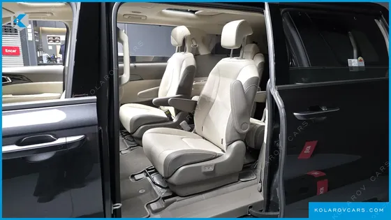 KIA CARNIVAL GASOLINE 9-SEATER GRAVITY