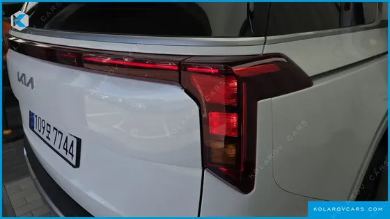 KIA CARNIVAL DIESEL 9-SEATER PRESTIGE