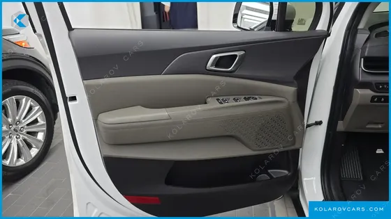 KIA CARNIVAL DIESEL 9-SEATER PRESTIGE