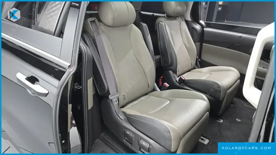 KIA CARNIVAL GASOLINE 7-SEATER GRAVITY