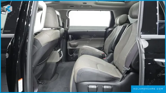 KIA CARNIVAL GASOLINE 7-SEATER GRAVITY