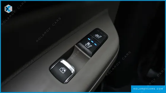 KIA CARNIVAL GASOLINE 7-SEATER GRAVITY