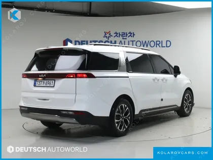 KIA CARNIVAL GASOLINE 11-SEATER NOBLESSE