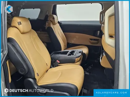 KIA CARNIVAL GASOLINE 11-SEATER NOBLESSE
