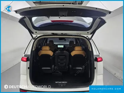 KIA CARNIVAL GASOLINE 11-SEATER NOBLESSE