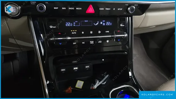 KIA CARNIVAL DIESEL 7-SEATER HI-LIMOUSINE