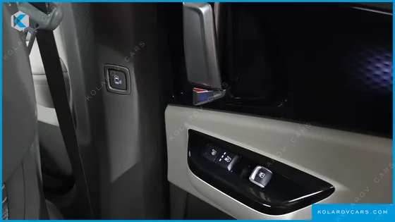 KIA CARNIVAL DIESEL 7-SEATER HI-LIMOUSINE