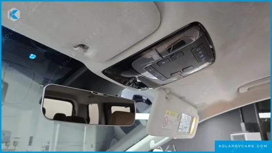 HYUNDAI STARIA LOUNGE 7-SEATER