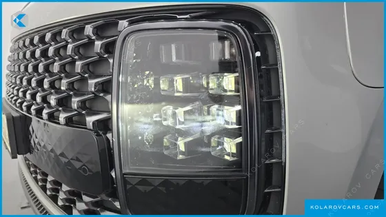 HYUNDAI STARIA LOUNGE 7-SEATER