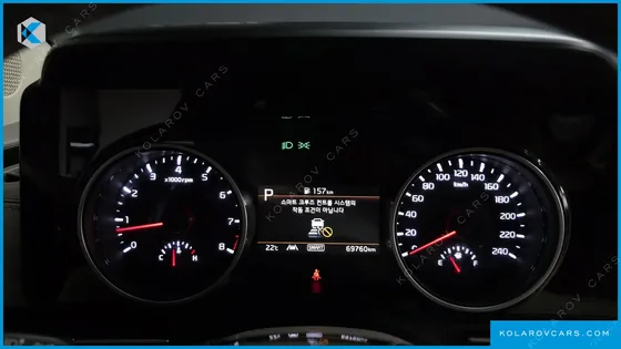 KIA CARNIVAL GASOLINE 9-SEATER NOBLESSE