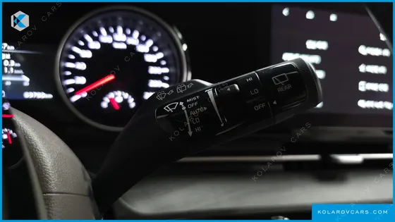 KIA CARNIVAL GASOLINE 9-SEATER NOBLESSE