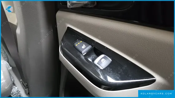 KIA CARNIVAL GASOLINE 9-SEATER NOBLESSE