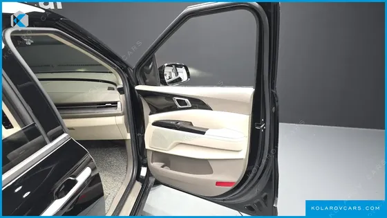 KIA CARNIVAL GASOLINE 9-SEATER NOBLESSE
