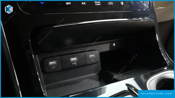 KIA CARNIVAL GASOLINE 9-SEATER NOBLESSE