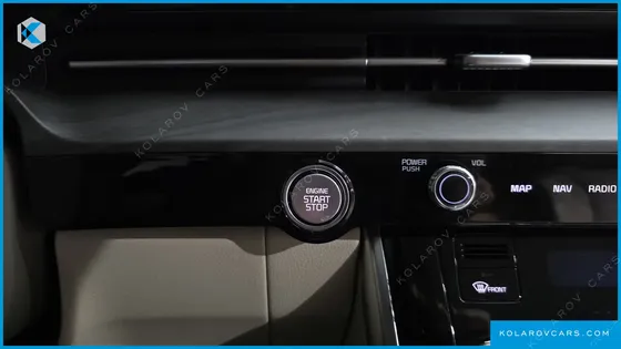KIA CARNIVAL GASOLINE 9-SEATER NOBLESSE