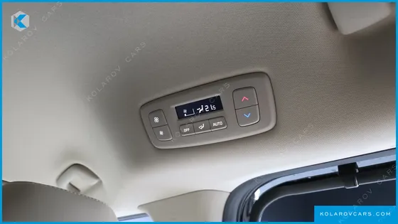 KIA CARNIVAL GASOLINE 9-SEATER NOBLESSE