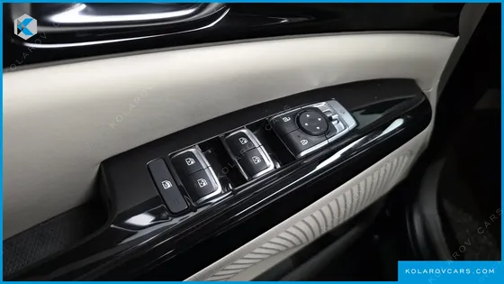 KIA CARNIVAL GASOLINE 9-SEATER NOBLESSE