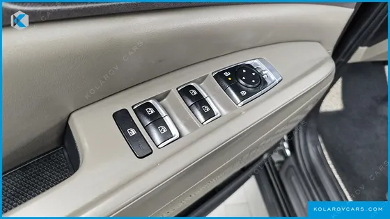 KIA CARNIVAL DIESEL 9-SEATER NOBLESSE