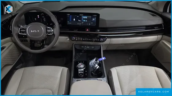 KIA CARNIVAL GASOLINE 7-SEATER SIGNATURE