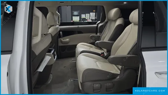 KIA CARNIVAL GASOLINE 7-SEATER SIGNATURE
