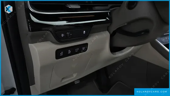 KIA CARNIVAL GASOLINE 7-SEATER SIGNATURE