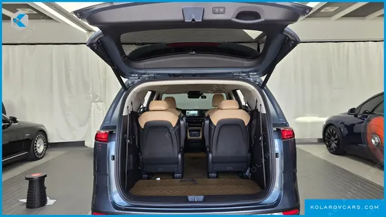 KIA CARNIVAL GASOLINE 9-SEATER NOBLESSE