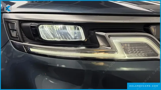 KIA CARNIVAL GASOLINE 9-SEATER NOBLESSE
