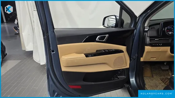 KIA CARNIVAL GASOLINE 9-SEATER NOBLESSE