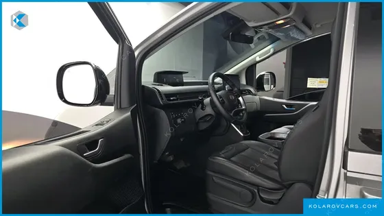 HYUNDAI STARIA CARGO 5-SEATER
