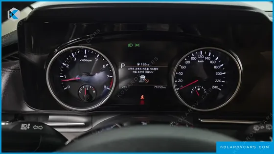 KIA CARNIVAL GASOLINE 9-SEATER NOBLESSE